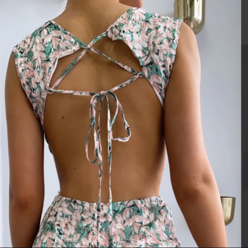 FLORAL PRINT SLEEVE-LESS RUFFLE MAXI DRESS - Picture 4 of 5